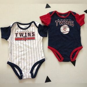 Genuine Merchandise|Minesota TWINS bundle of 2 bodysuit onesies in short sleeve•